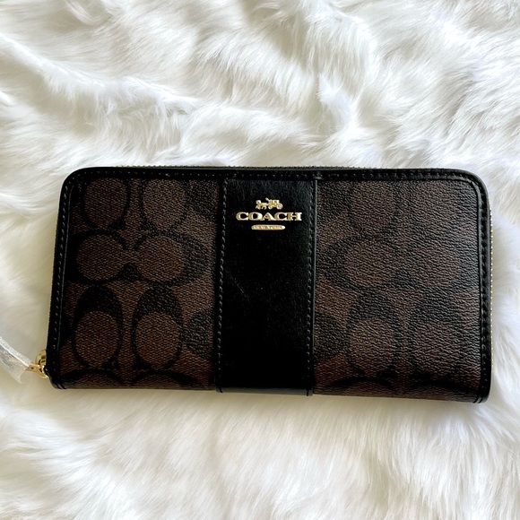 Coach Long Wallet